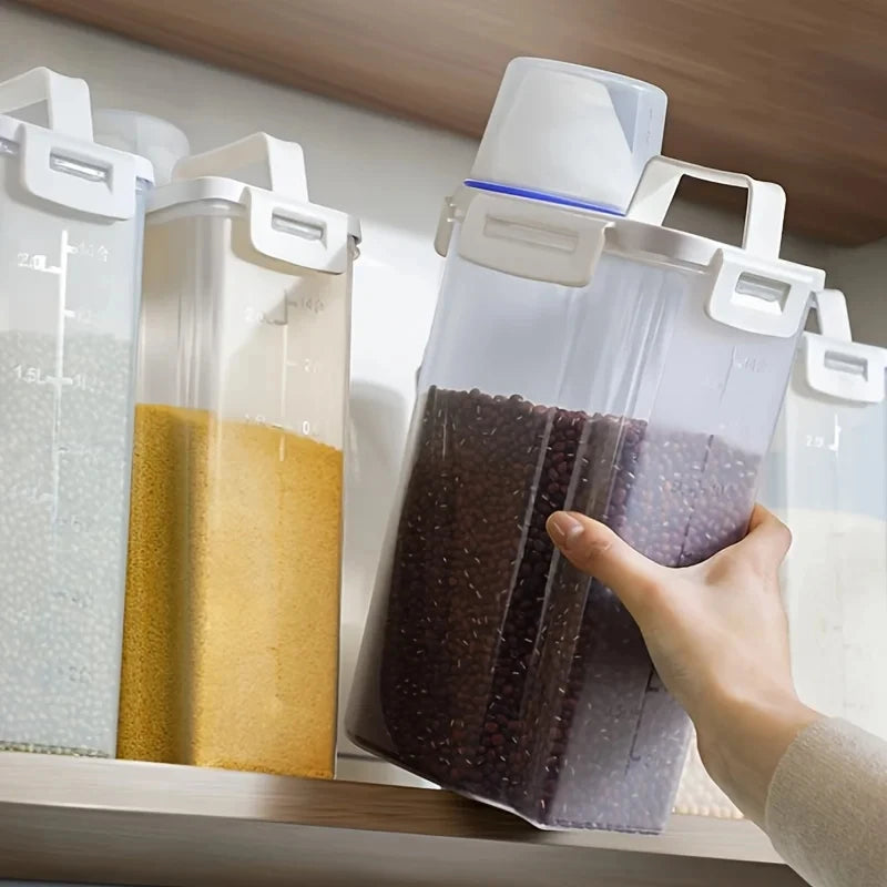 1PC sealed storage container 2.5L portable food storage box with lid suitable for storing grains, flour, rice in the kitchen